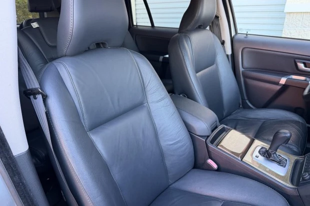 2011 Volvo XC90 1st Gen - Image 4 of 8