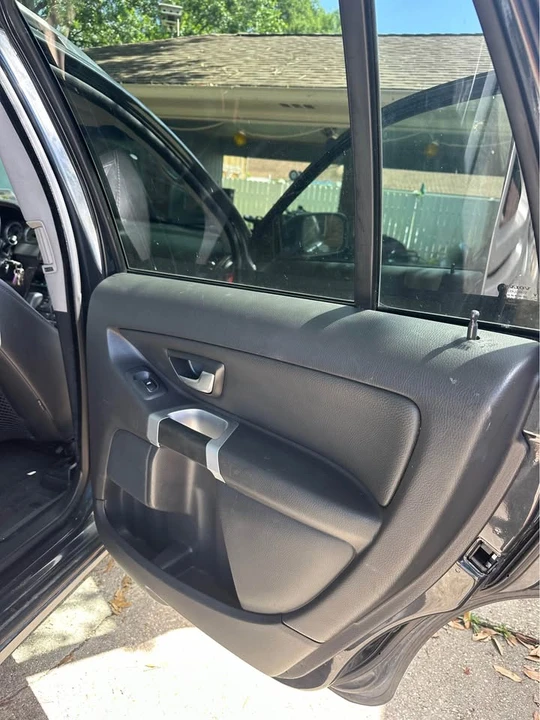 2011 Volvo XC90 1st Gen - Image 14 of 20