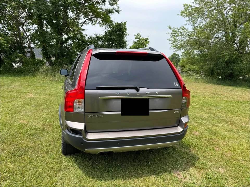 2011 Volvo XC90 1st Gen - Image 2 of 10