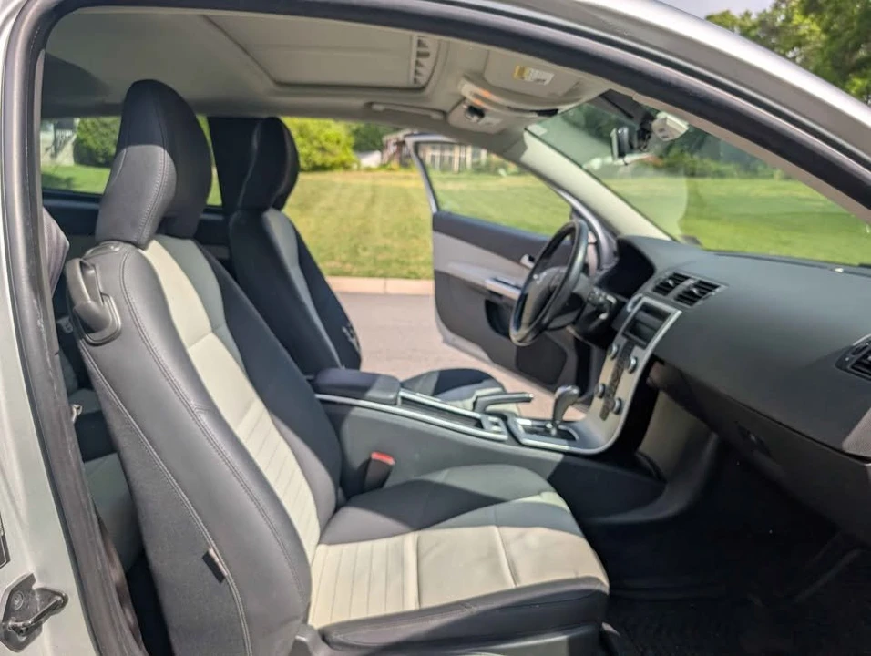 2011 Volvo C30 - Image 4 of 10