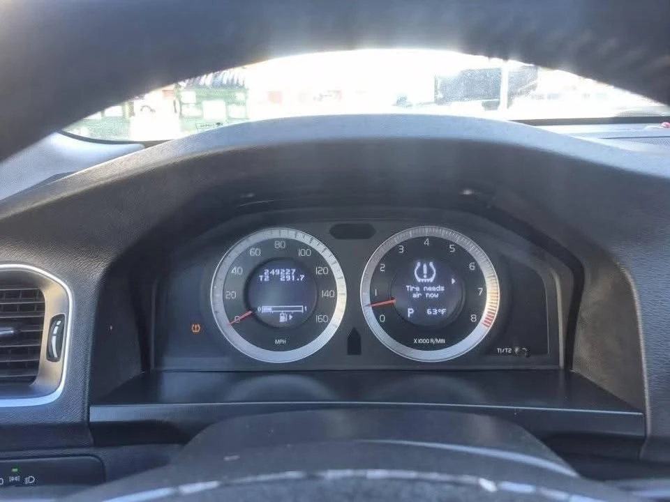 2011 Volvo S60 2nd Gen - Image 6 of 7