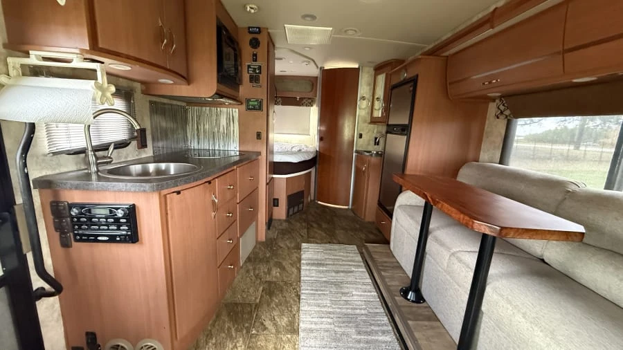 2011 Winnebago - Image 13 of 17