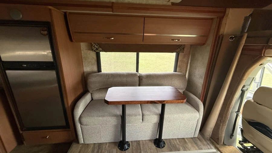 2011 Winnebago - Image 16 of 17