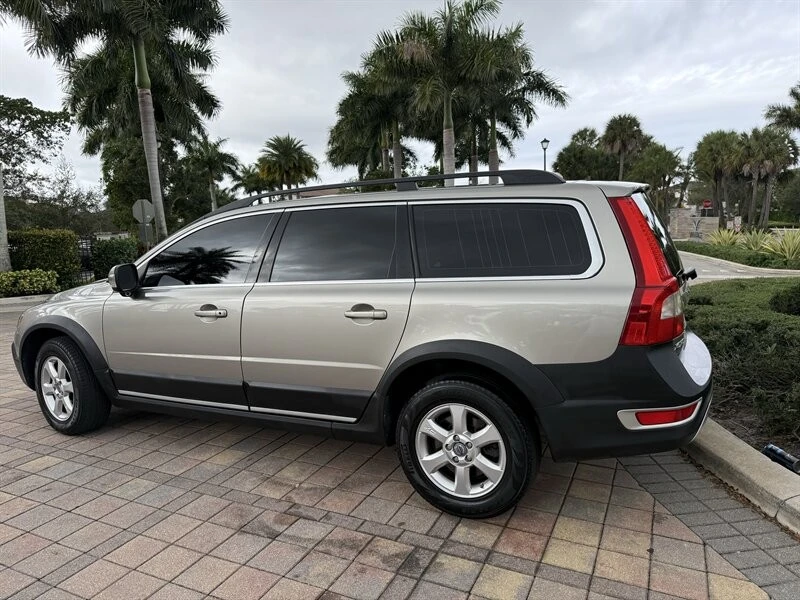2011 Volvo XC70 3rd Gen - Image 12 of 21