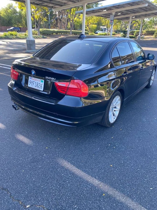 2011 BMW E90 3 Series Sedan - Image 2 of 6