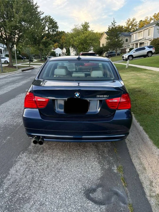 2011 BMW E90 3 Series Sedan - Image 6 of 10