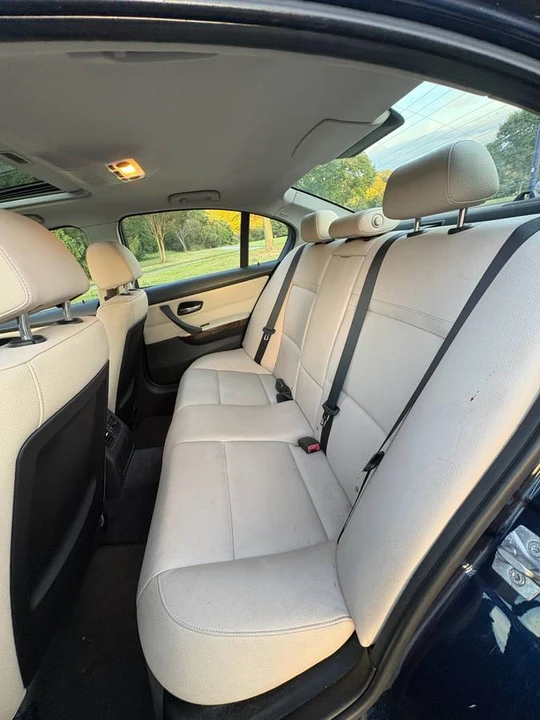 2011 BMW E90 3 Series Sedan - Image 7 of 10