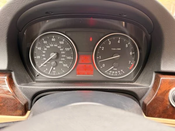 2011 BMW E90 3 Series Sedan - Image 15 of 16