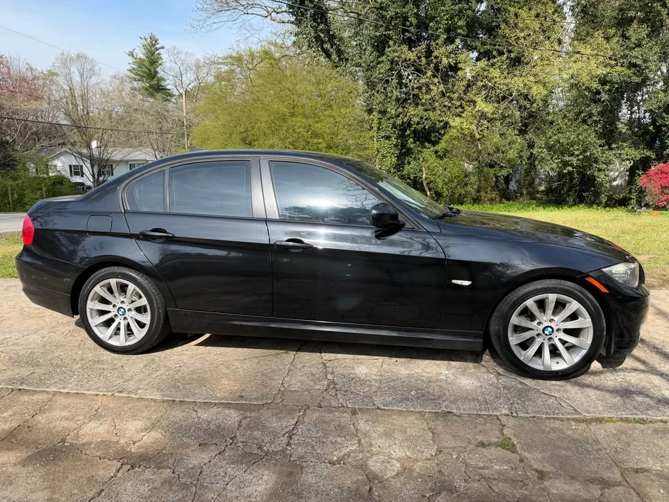 2011 BMW E90 3 Series Sedan - Image 2 of 8