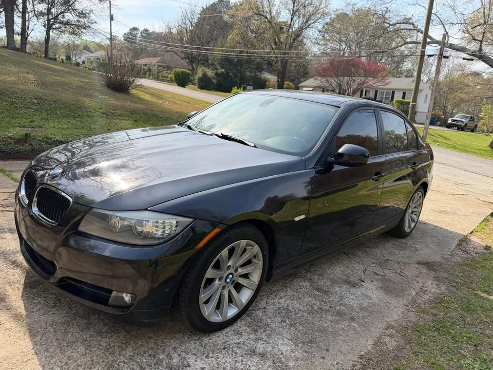 2011 BMW E90 3 Series Sedan - Image 3 of 8