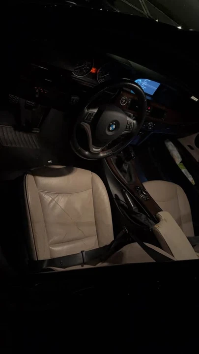 2011 BMW E90 3 Series Sedan - Image 7 of 8