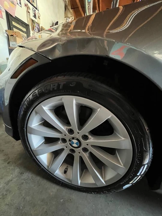 2011 BMW E90 3 Series Sedan - Image 16 of 24