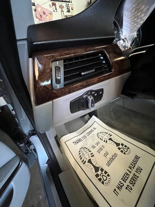 2011 BMW E90 3 Series Sedan - Image 15 of 24