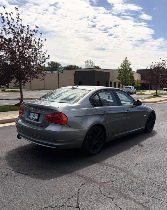 2011 BMW E90 3 Series Sedan - Image 3 of 7