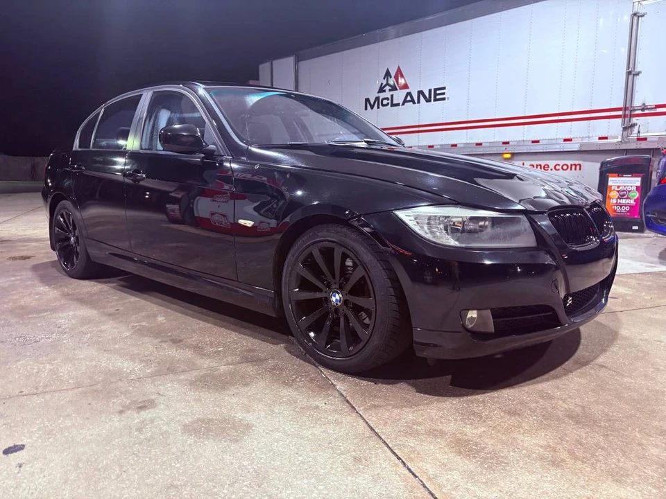 2011 BMW E90 3 Series Sedan - Image 3 of 9