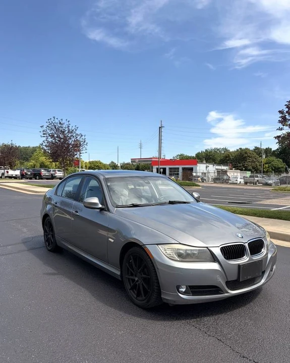 2011 BMW E90 3 Series Sedan - Image 2 of 7
