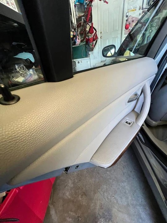 2011 BMW E90 3 Series Sedan - Image 22 of 24