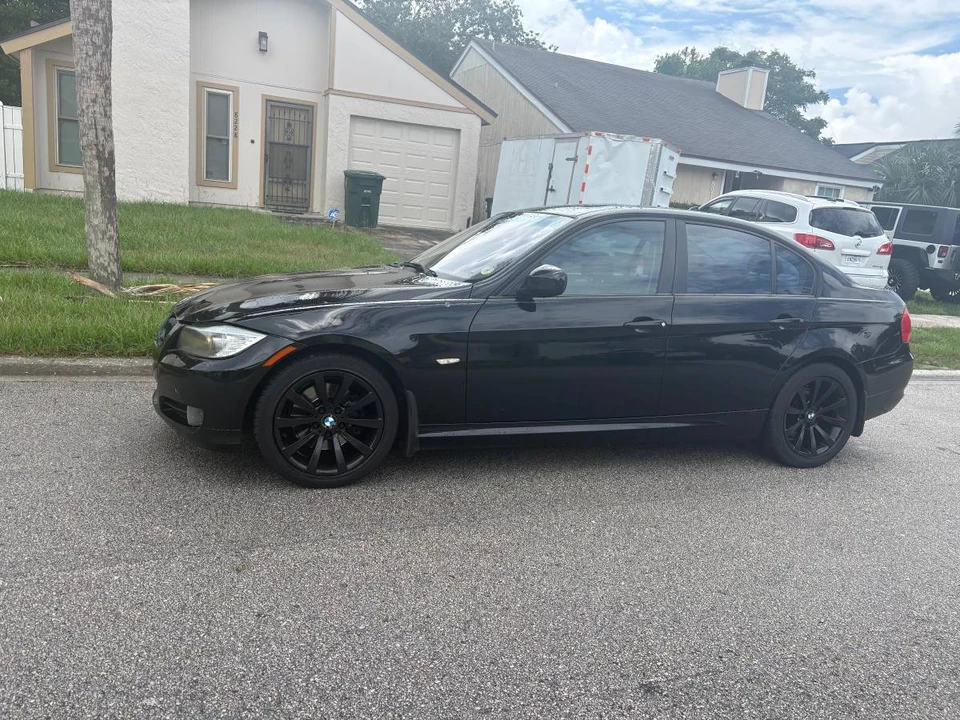 2011 BMW E90 3 Series Sedan - Image 4 of 9
