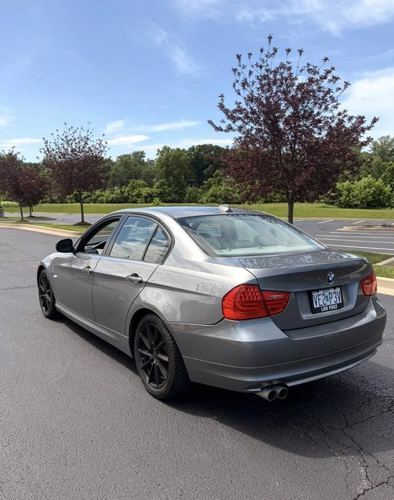 2011 BMW E90 3 Series Sedan - Image 4 of 7