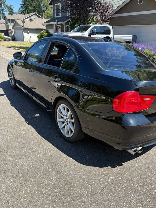 2011 BMW E90 3 Series Sedan - Image 4 of 6
