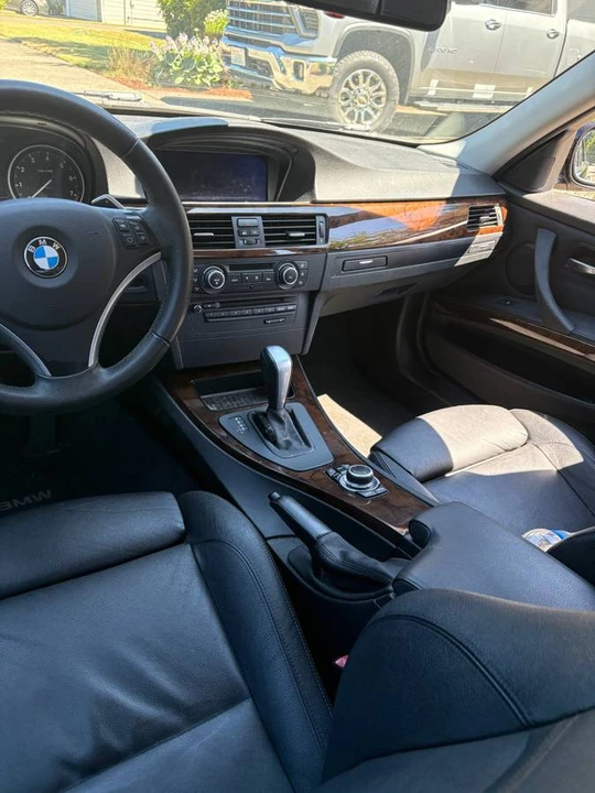 2011 BMW E90 3 Series Sedan - Image 5 of 6