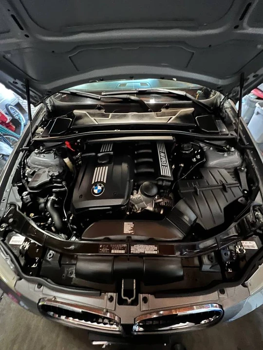 2011 BMW E90 3 Series Sedan - Image 18 of 24