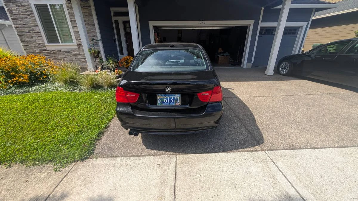 2011 BMW E90 3 Series Sedan - Image 3 of 8