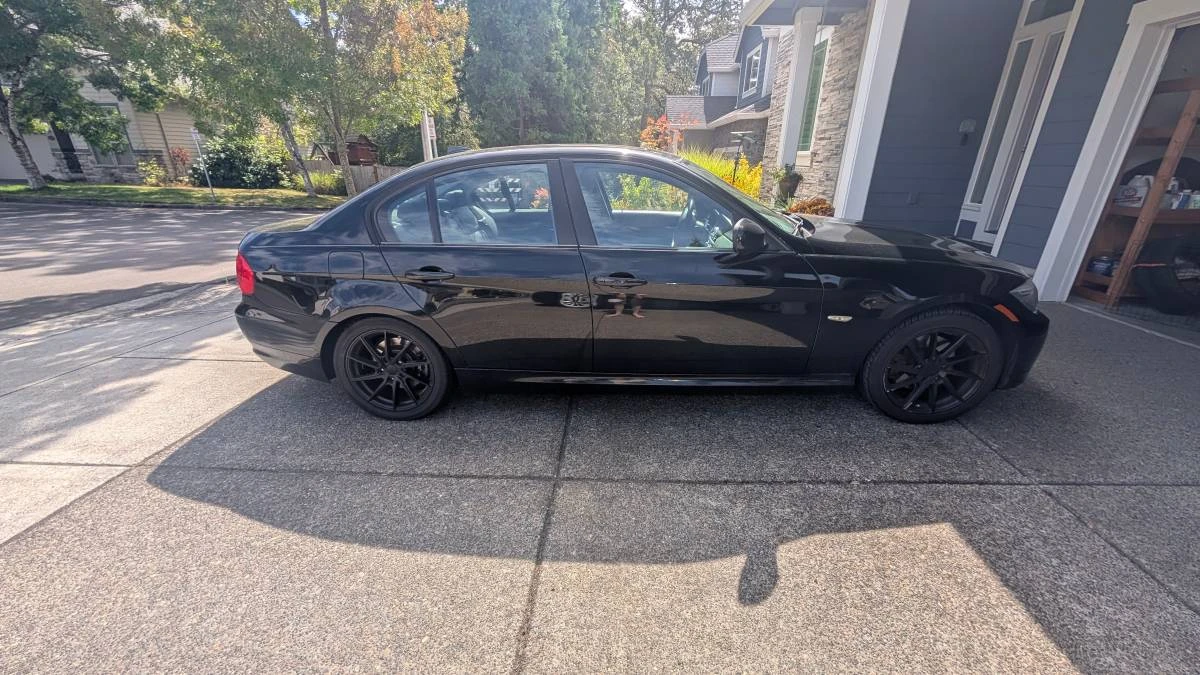 2011 BMW E90 3 Series Sedan - Image 2 of 8