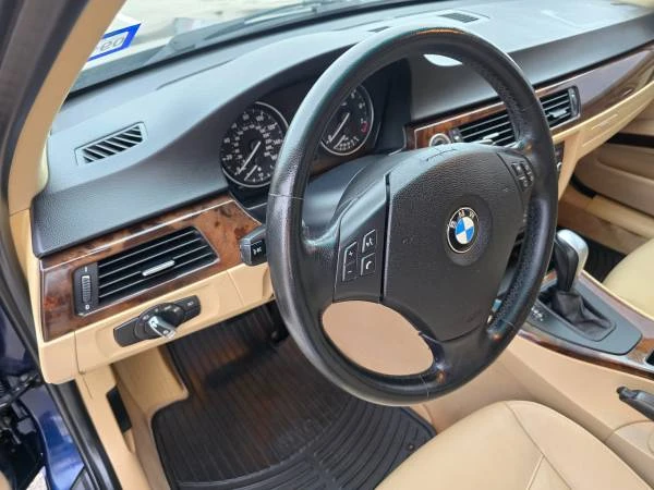 2011 BMW E90 3 Series Sedan - Image 17 of 21
