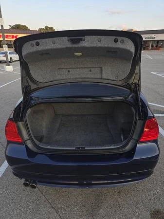 2011 BMW E90 3 Series Sedan - Image 14 of 21