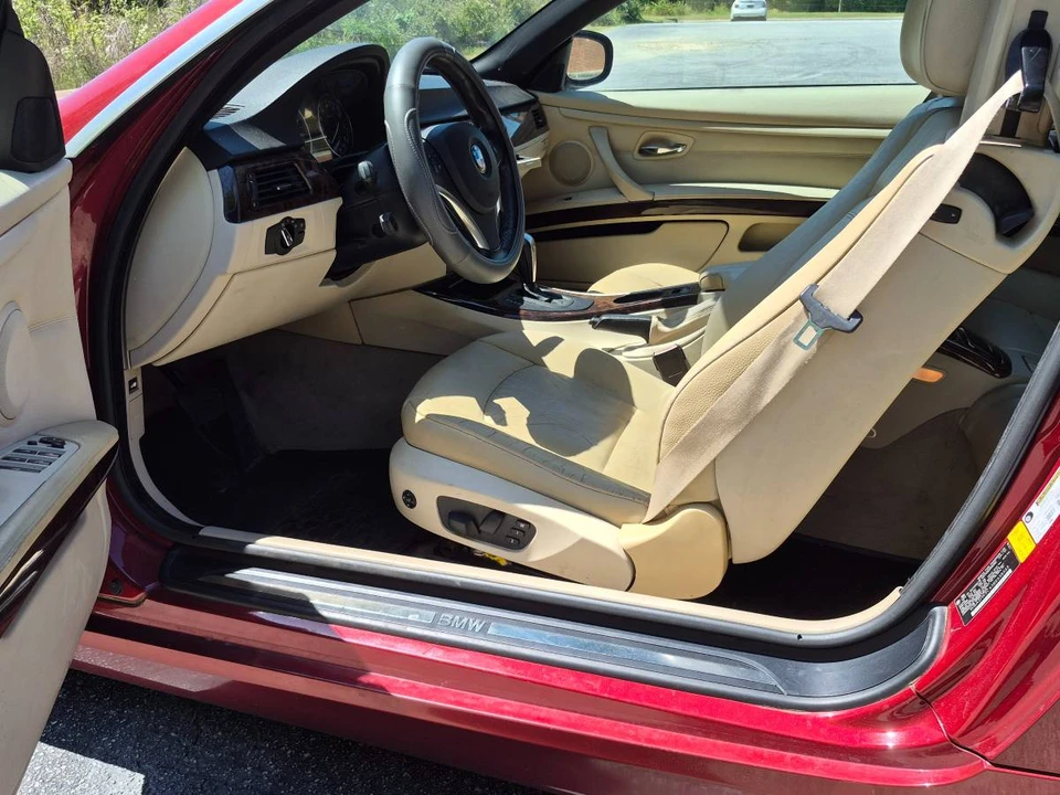 2011 BMW E93 3 Series Convertible - Image 8 of 14