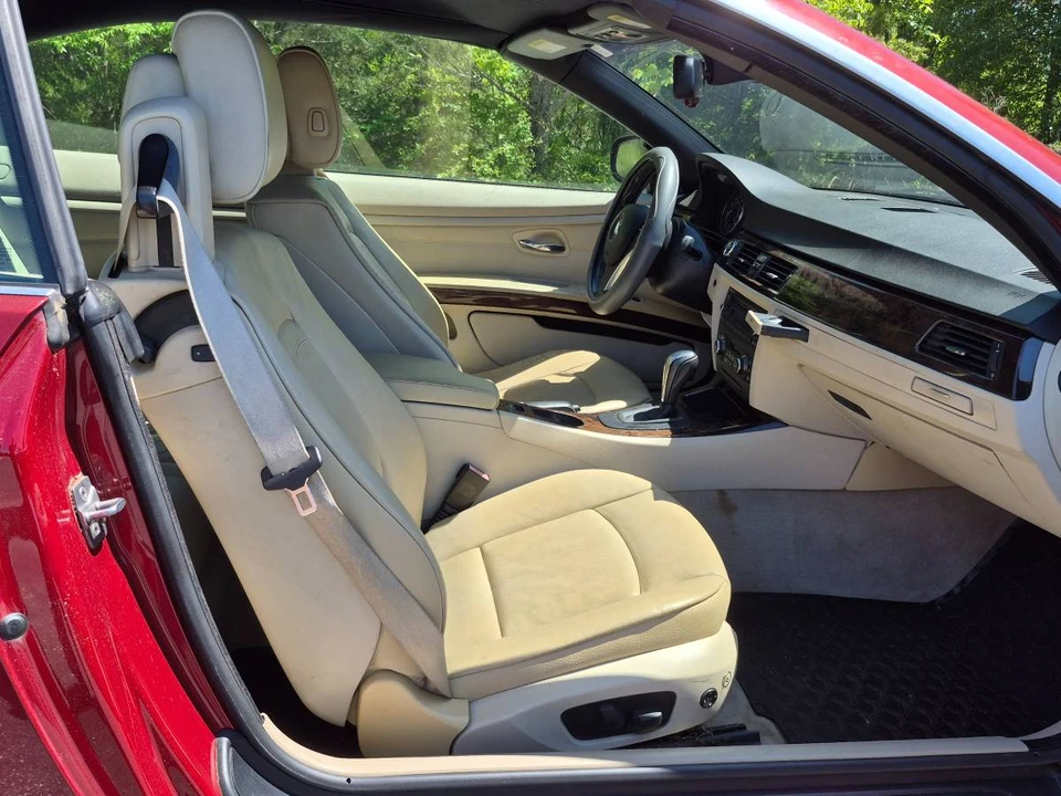 2011 BMW E93 3 Series Convertible - Image 6 of 14