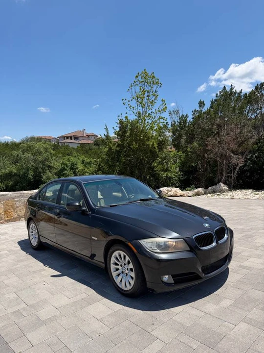 2011 BMW M3 - Image 2 of 9