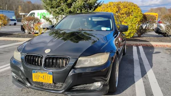 2011 BMW E90 3 Series Sedan - Image 2 of 18