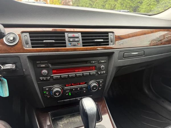 2011 BMW E90 3 Series Sedan - Image 13 of 14