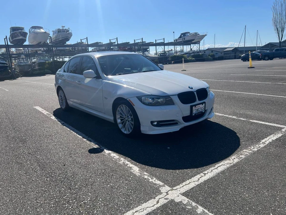 2011 BMW E90 335i Sedan - Image 3 of 23