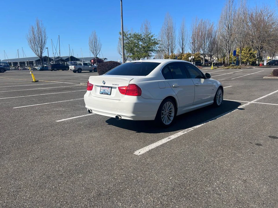 2011 BMW E90 335i Sedan - Image 5 of 23