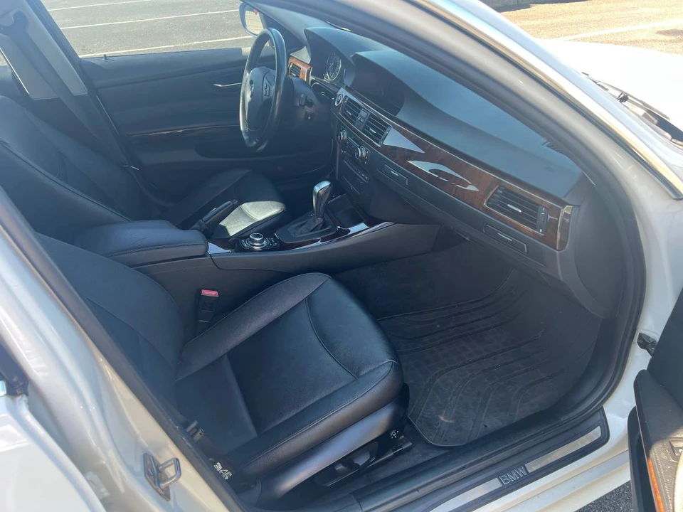 2011 BMW E90 335i Sedan - Image 9 of 23