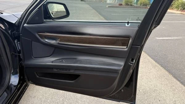 2011 BMW Alpina B7 - Image 16 of 21