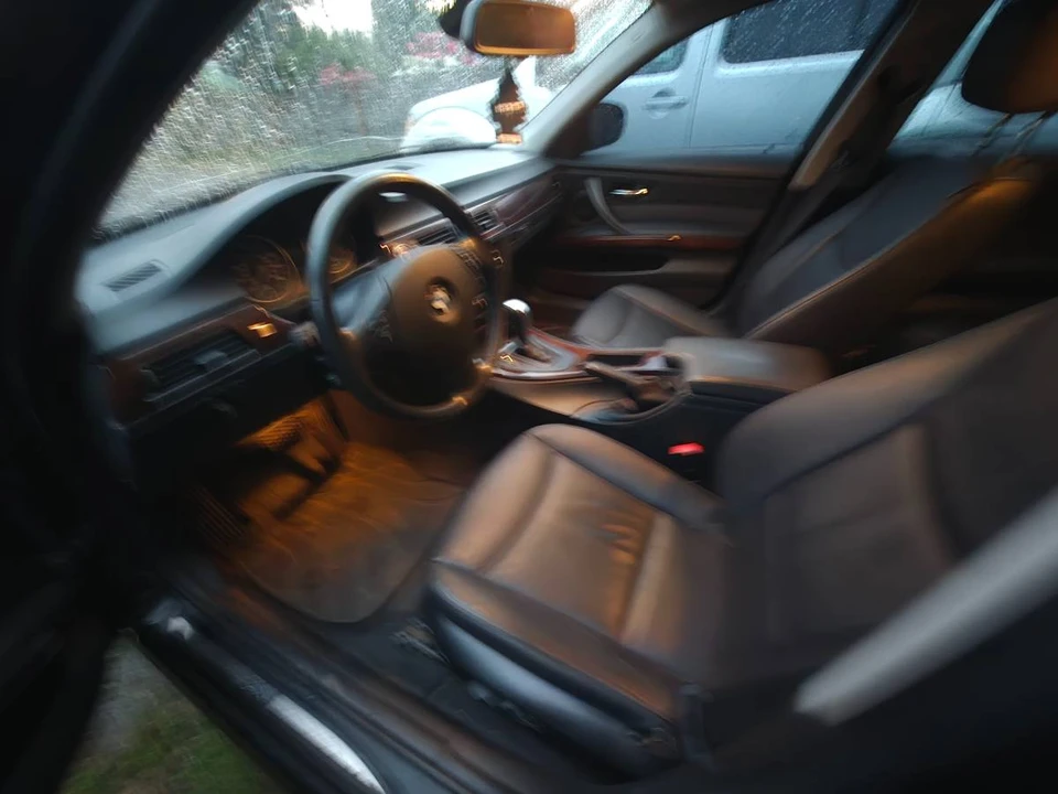 2011 BMW E90 3 Series Sedan - Image 4 of 7