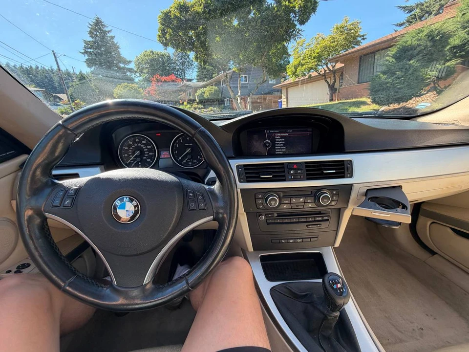 2011 BMW E90 3 Series Sedan - Image 11 of 13