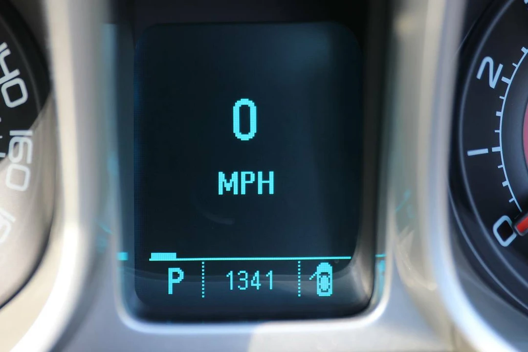 2011 Chevrolet Camaro SS 5th Gen - Image 5 of 13