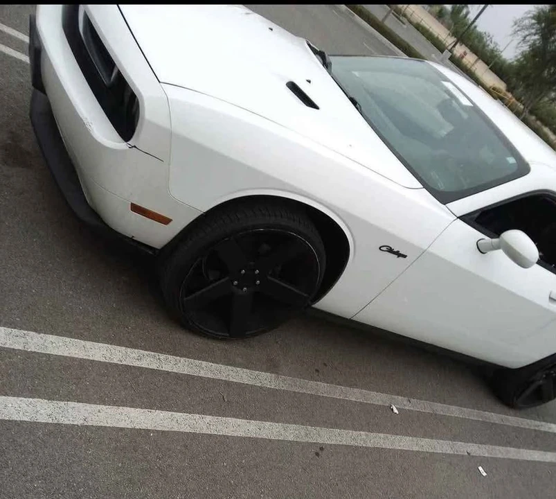 2011 Dodge Challenger 3rd Gen - Image 2 of 3