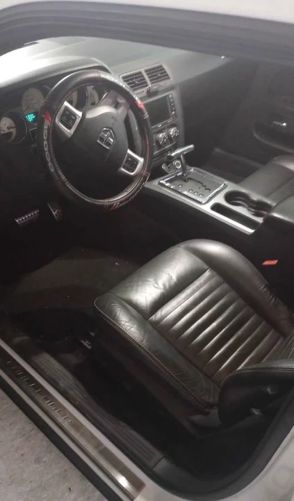 2011 Dodge Challenger 3rd Gen - Image 5 of 8