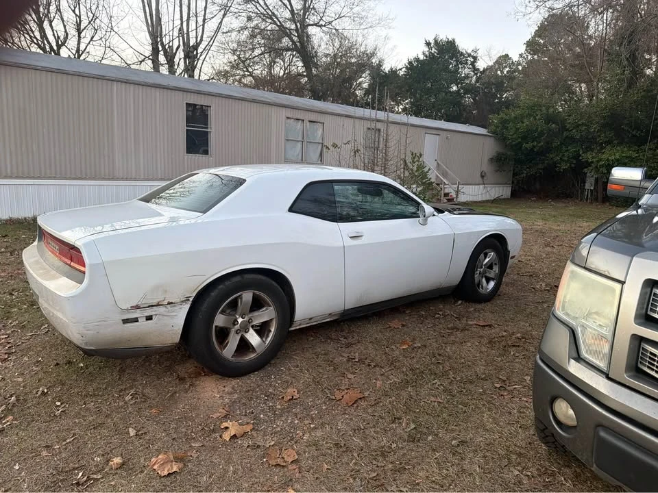 2011 Dodge Challenger 3rd Gen - Image 2 of 6
