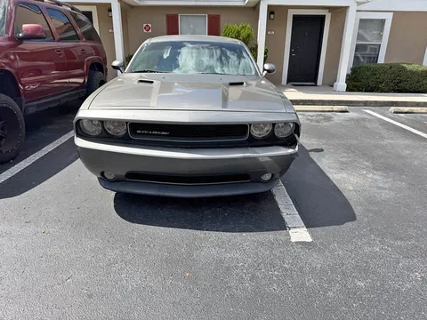 2011 Dodge Challenger SE