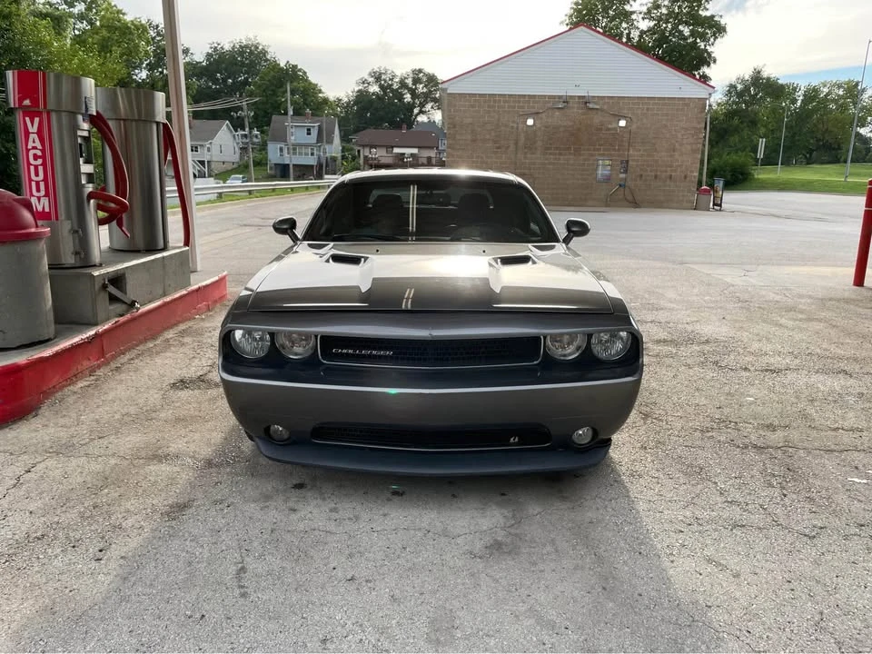 2011 Dodge Challenger 3rd Gen - Image 2 of 10