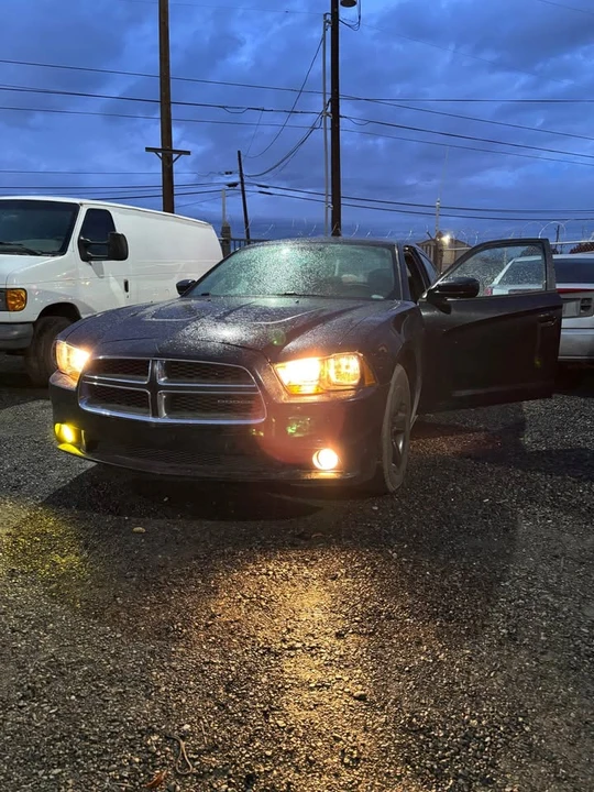2011 Dodge Charger 6th Gen - Image 4 of 5