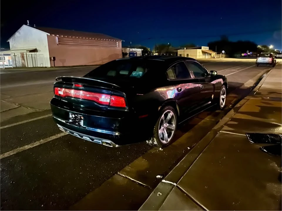 2011 Dodge Charger 7th Gen - Image 2 of 7