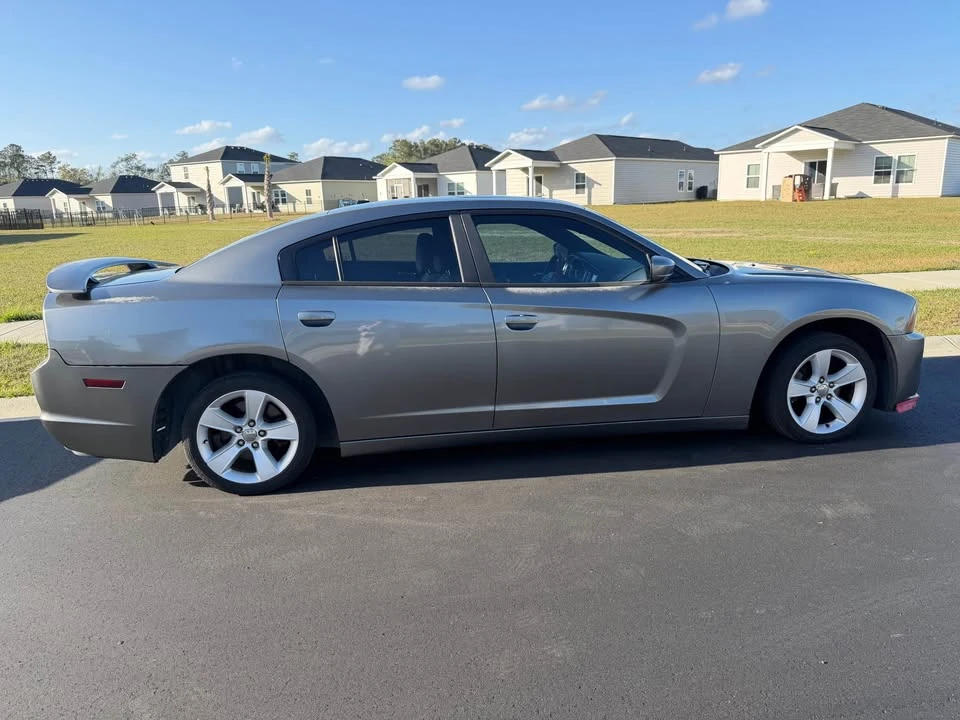 2011 Dodge Charger - Image 4 of 10